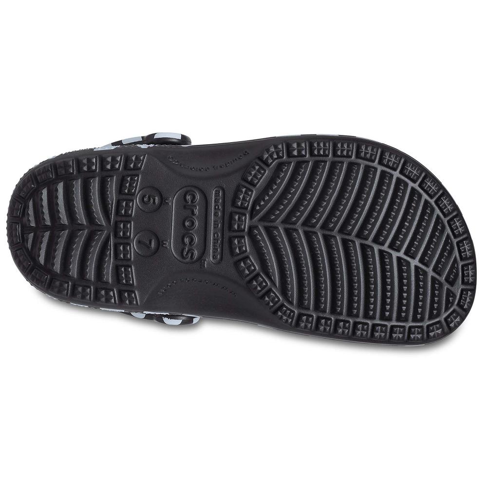 Crocs Classic Heart Print Men Clogs Black / White | UXMCYF682