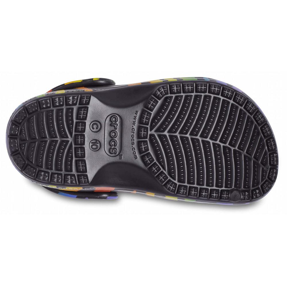 Crocs Classic Seasonal Print Kids' Clogs Black / Multicolor | UGKATF976